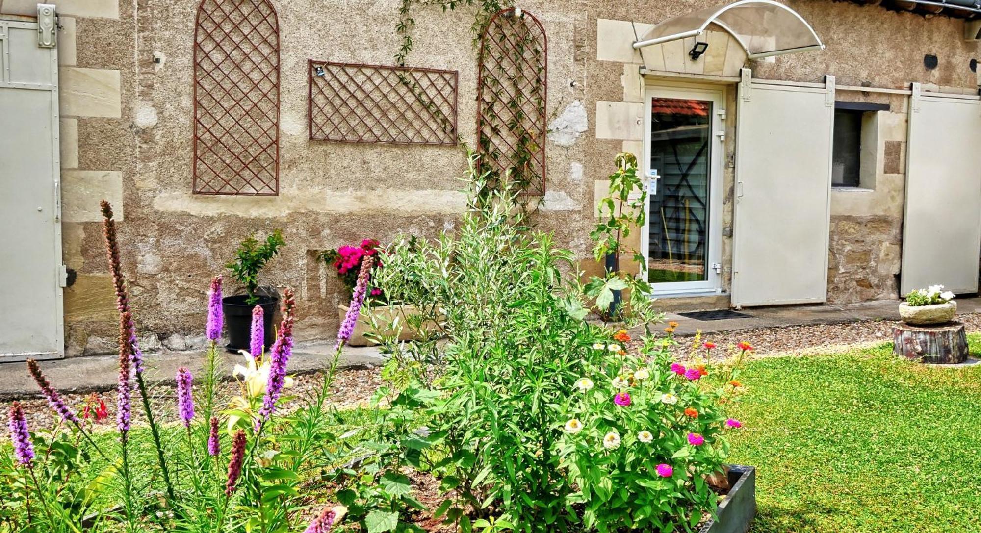 Hotel A 2 Pas D Azay Neuil Exterior foto